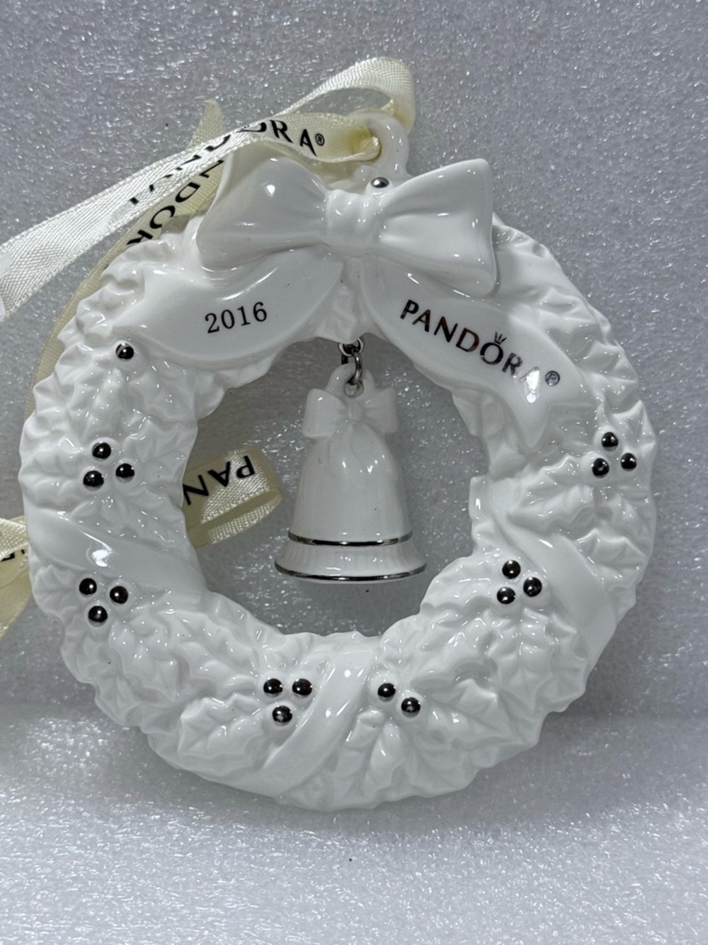 AUTHENTIC PANDORA 2016 LIMITED EDITION JARED Wreath Ornament